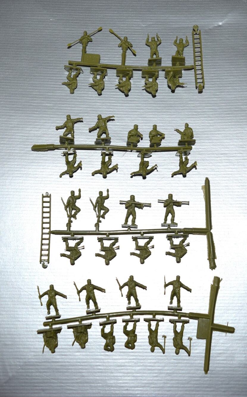 Vintage Airfix No. S32 H0/00 Scale Plastic Soldiers 36pcs no box